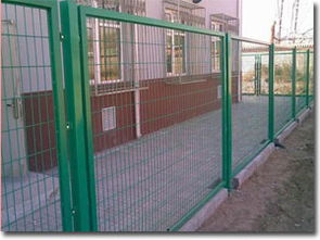 安平县华耐金属网栏厂 专业打造坚固耐用的场栏解决方案